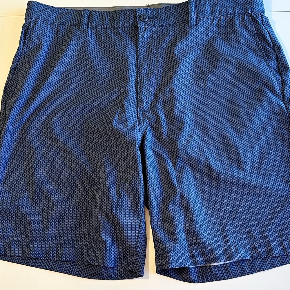2 Pair Ben Hogan Stretch Performance 9” Golf Shorts 38 waist - Picture 4 of 15